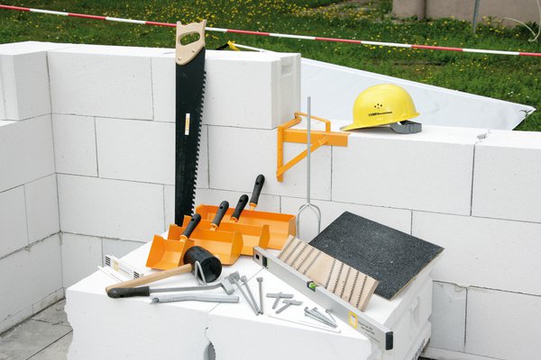 Werkzeug für den Hausbau mit Eigenleistung - Bausatzhaus GmbH Coswig bei Dresden